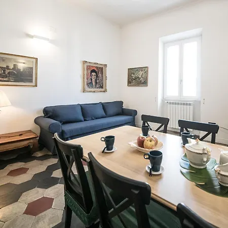 Navona Square Lägenhet *