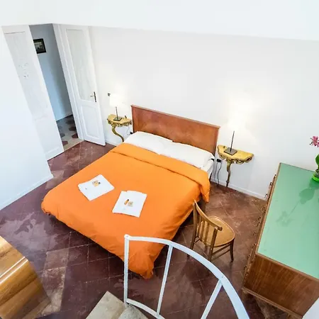 Navona Square Apartment *