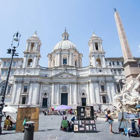 Navona Square Apartment *