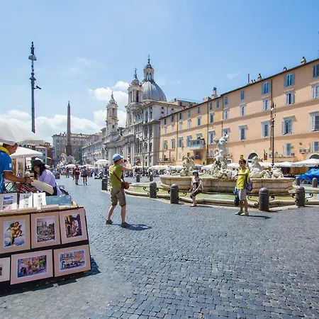 Navona Square Apartment *